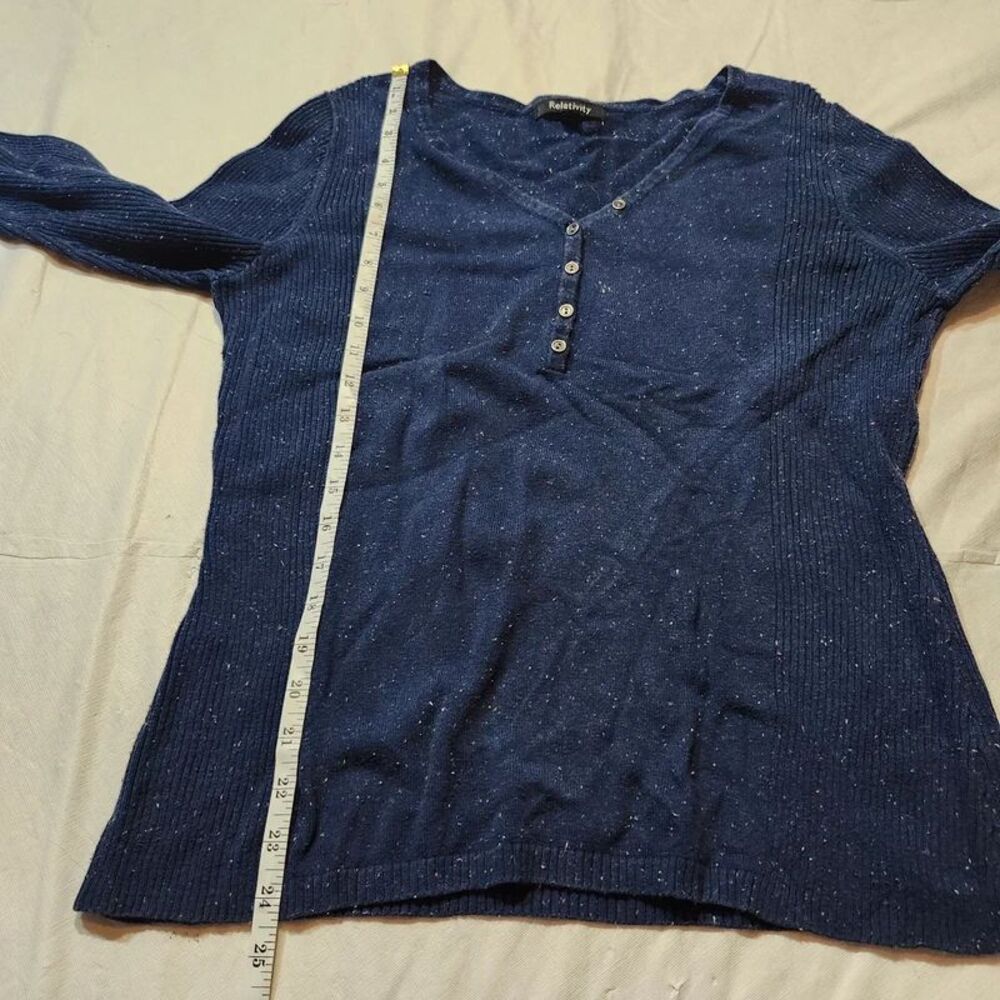 Relativity size XL - Picture 3 of 5